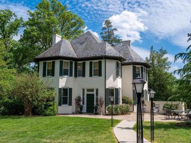 900 RUGBY RD , CHARLOTTESVILLE, VA 22903