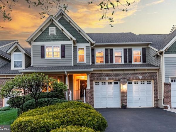 301 HOLCOMBE WAY, LAMBERTVILLE, NJ 08530