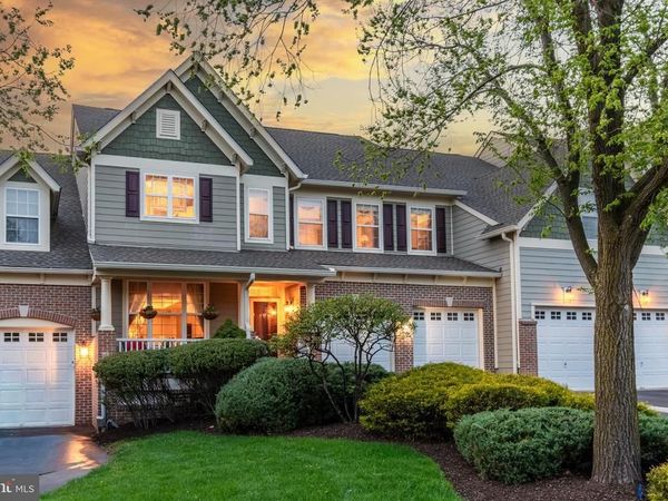 301 HOLCOMBE WAY, LAMBERTVILLE, NJ 08530
