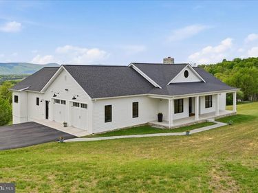 33 KIBO CT , MAURERTOWN, VA 22644