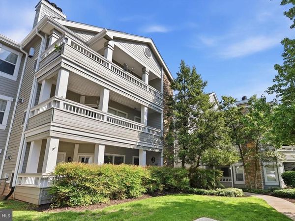 13058 AUTUMN WOODS WAY, Unit 302, FAIRFAX, VA 22033