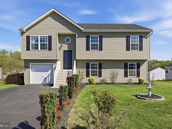 17 MCKINLEY COURT, INWOOD, WV 25428