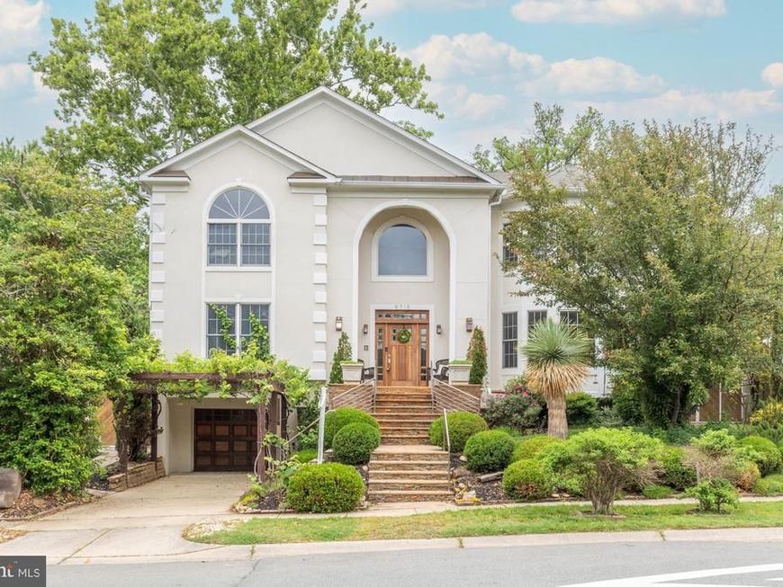 9715 Singleton Drive, Bethesda, MD 20817 Main Photo
