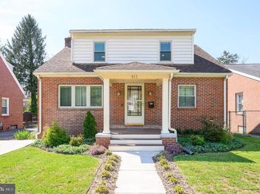 913 W MARTIN STREET W, MARTINSBURG, WV 25401