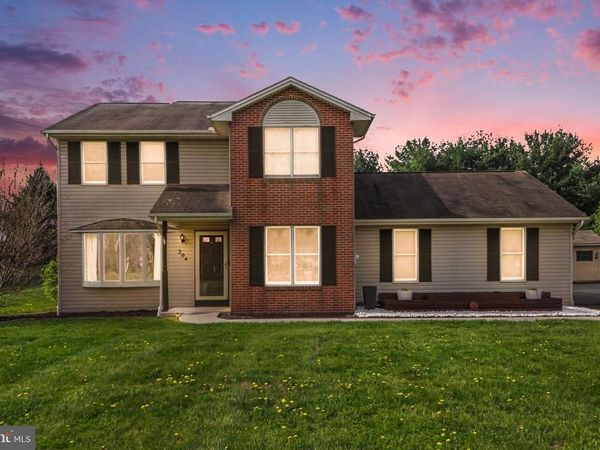 204 BURNT HOUSE ROAD, CARLISLE, PA 17015