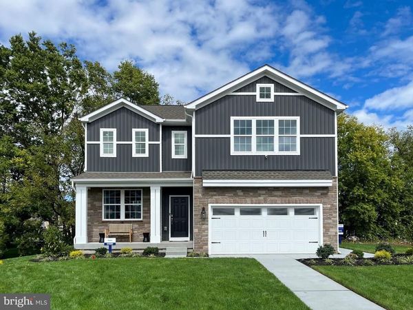 102 WINDING ROAD, FORKS TOWNSHIP, PA 18040