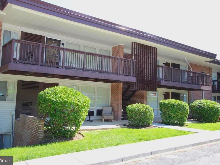 160 Talbott Street, Unit 205, Rockville, MD 20852 Main Photo