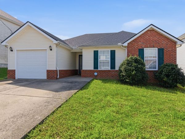 335 Sarna Dr , La Vergne, TN 37086