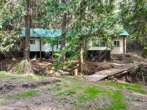 1206 Idlers Rest, Moscow, ID 83843