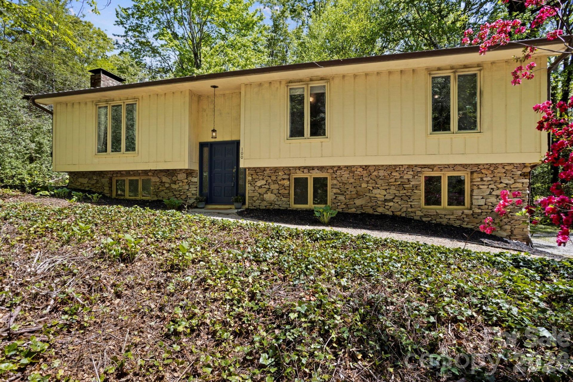 100 Greenbriar Avenue, Flat Rock, NC 28731 Main Photo