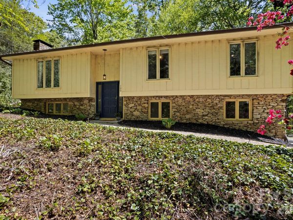 100 Greenbriar Avenue, Flat Rock, NC 28731