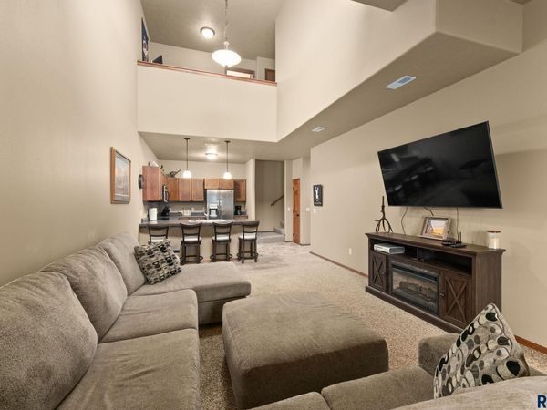 5400 S Cobblestone Pl, Unit 7, Sioux Falls, SD 57108