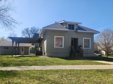 304 2nd Avenue SE, Pipestone, MN 56164
