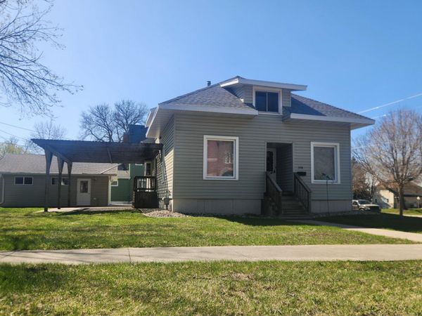 304 2nd Avenue SE, Pipestone, MN 56164