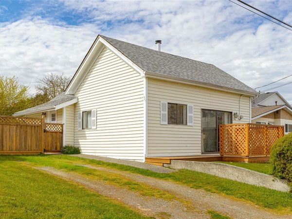 8138 Edmund St , Crofton, BC V0R 1R0