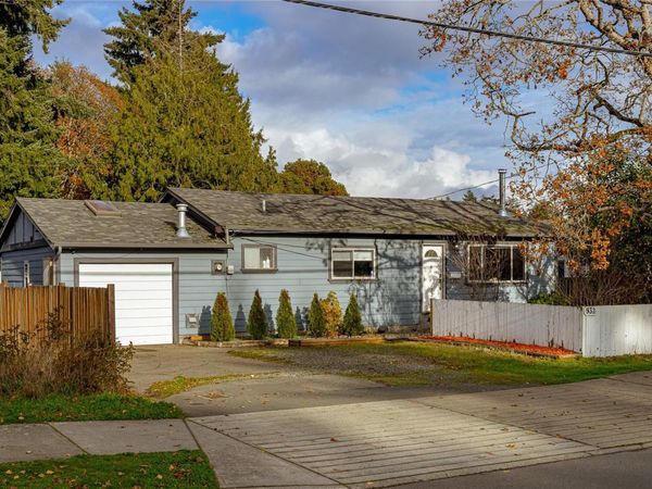 932 Bray Ave , Langford, BC V9B 2T1