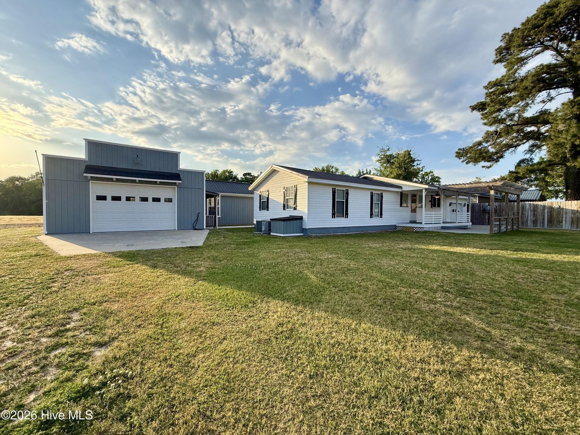 2714 Harrison Road, Williamston, NC 27892 Main Photo