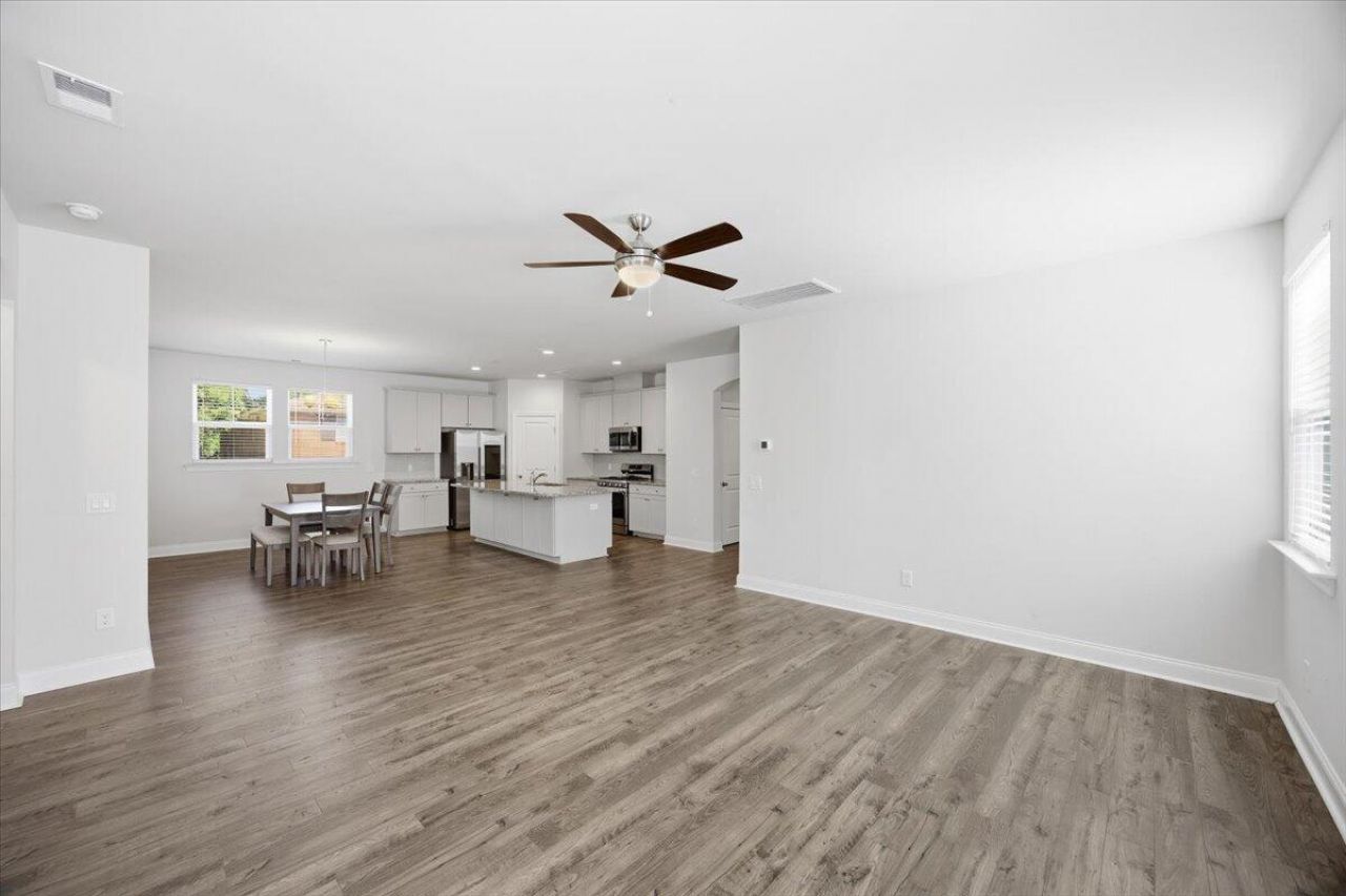 1286 Beauregard Street Photo 4