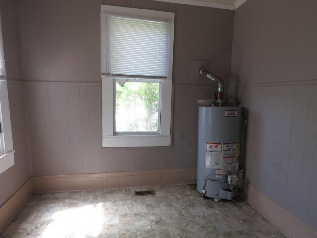 936 Glover Street Photo 4