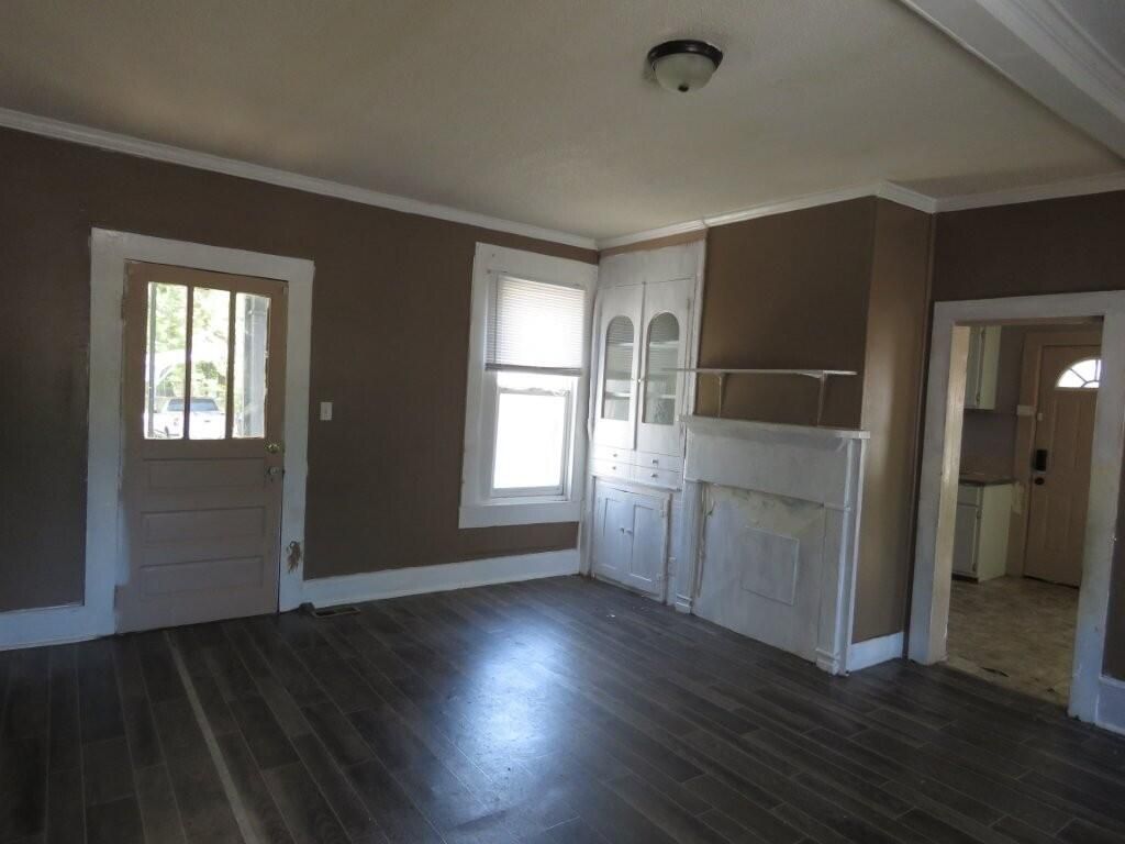 936 Glover Street Photo 7