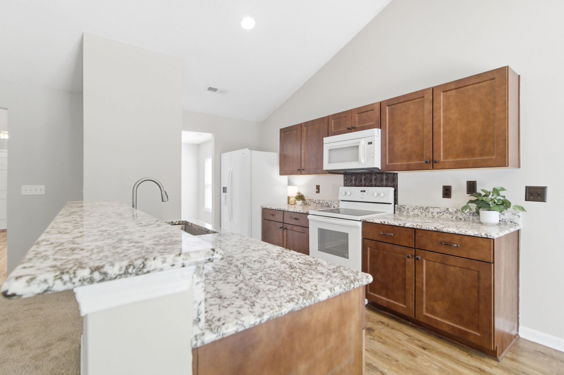 139 Old Tree Road Photo 11