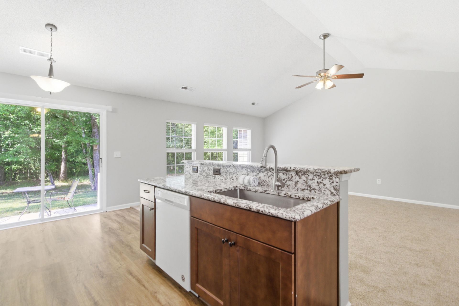 139 Old Tree Road Photo 12