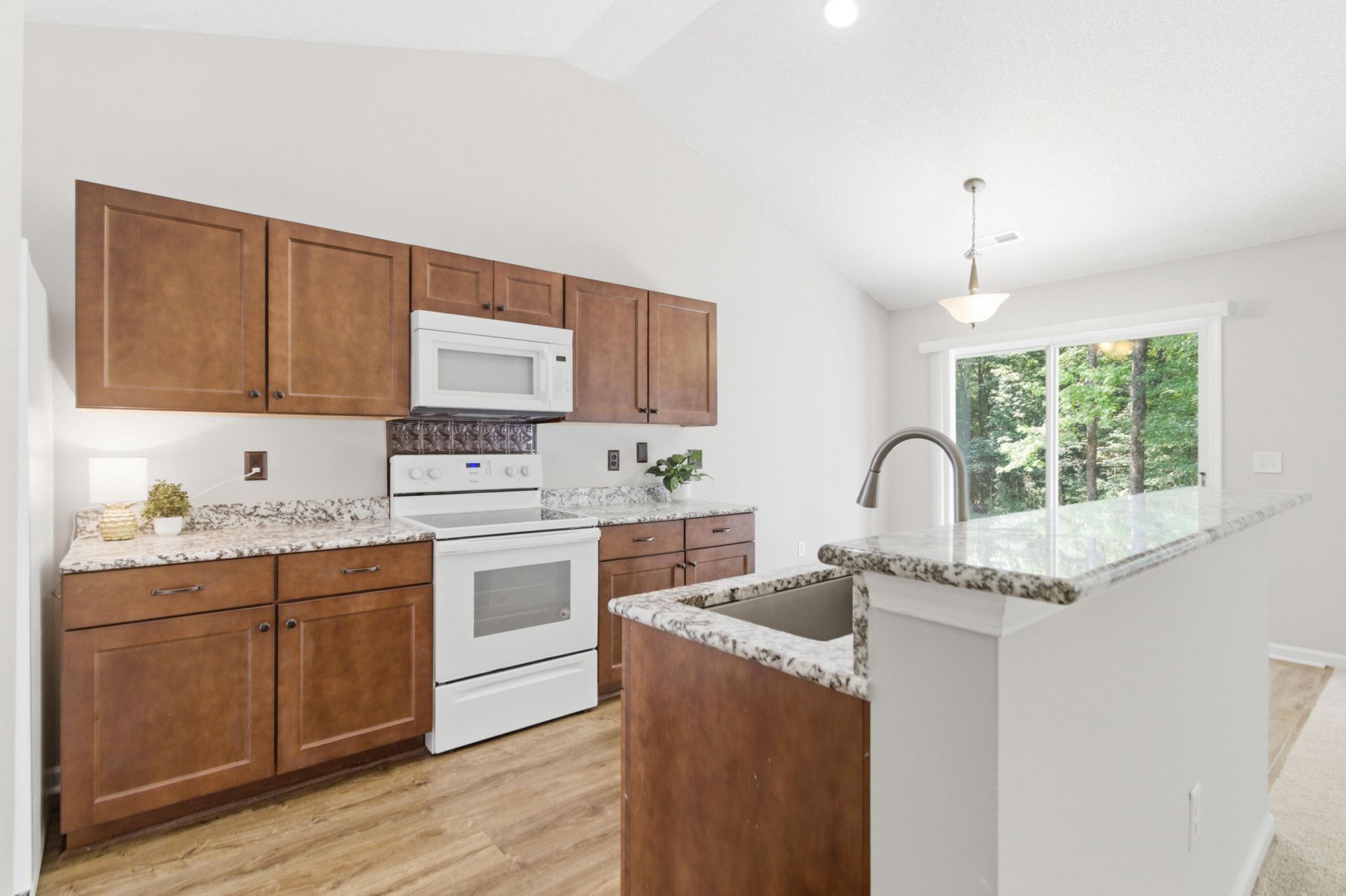 139 Old Tree Road Photo 13