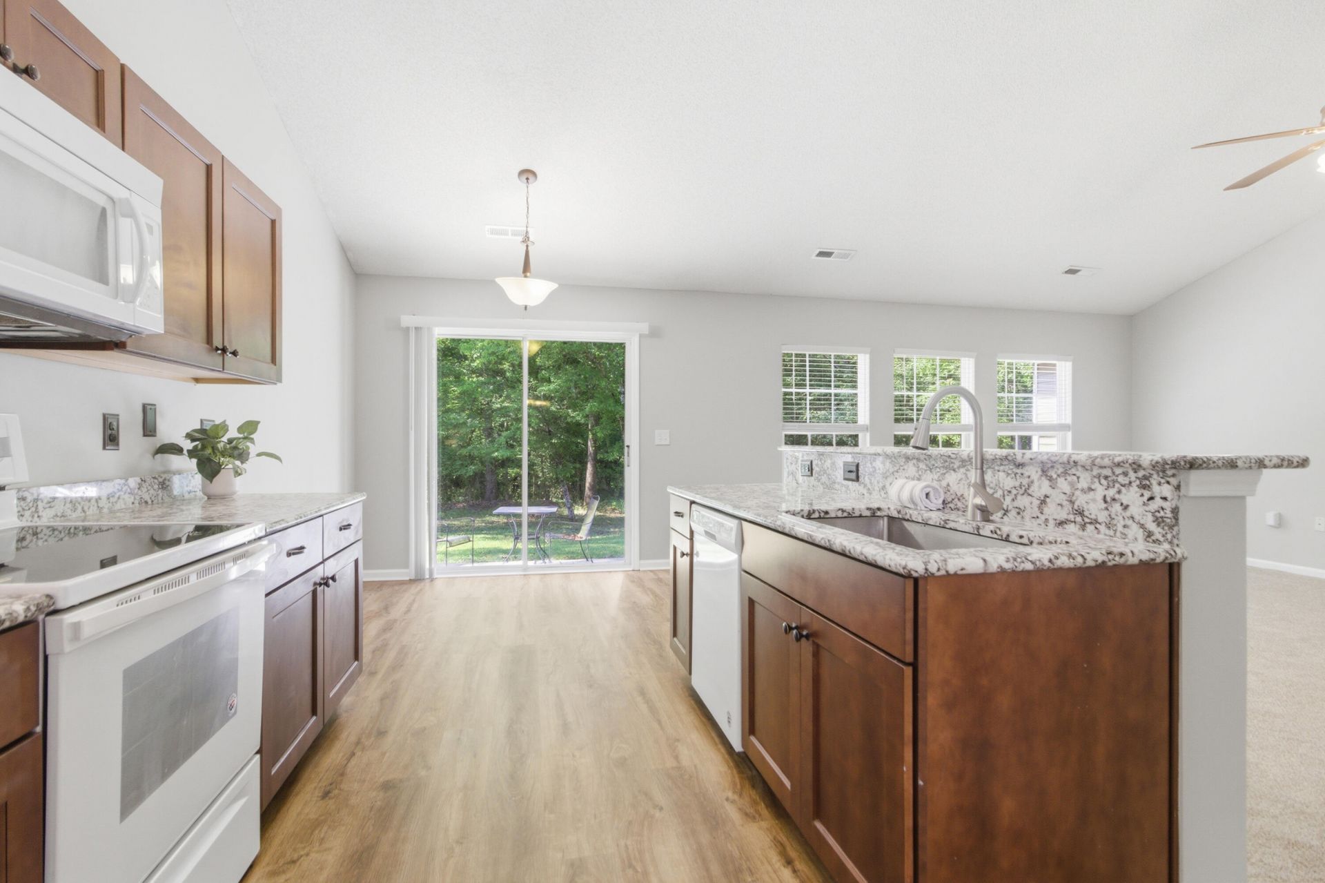 139 Old Tree Road Photo 14