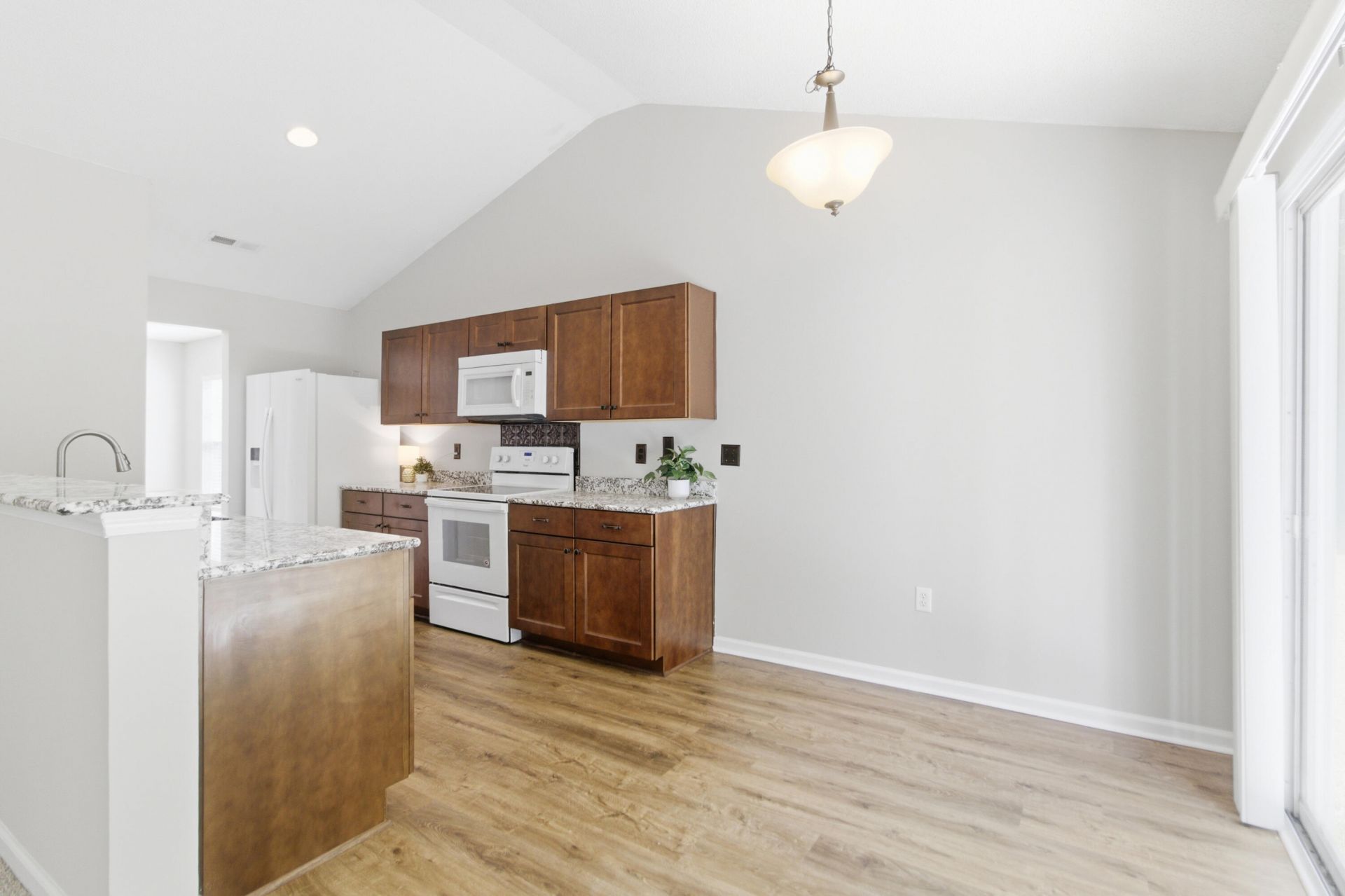 139 Old Tree Road Photo 15