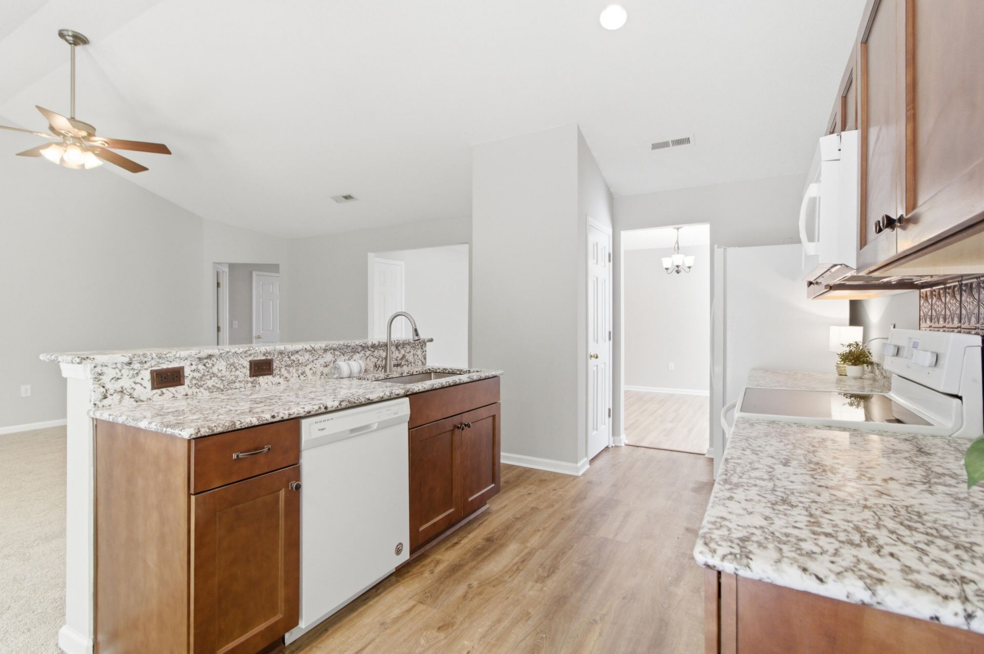 139 Old Tree Road Photo 17