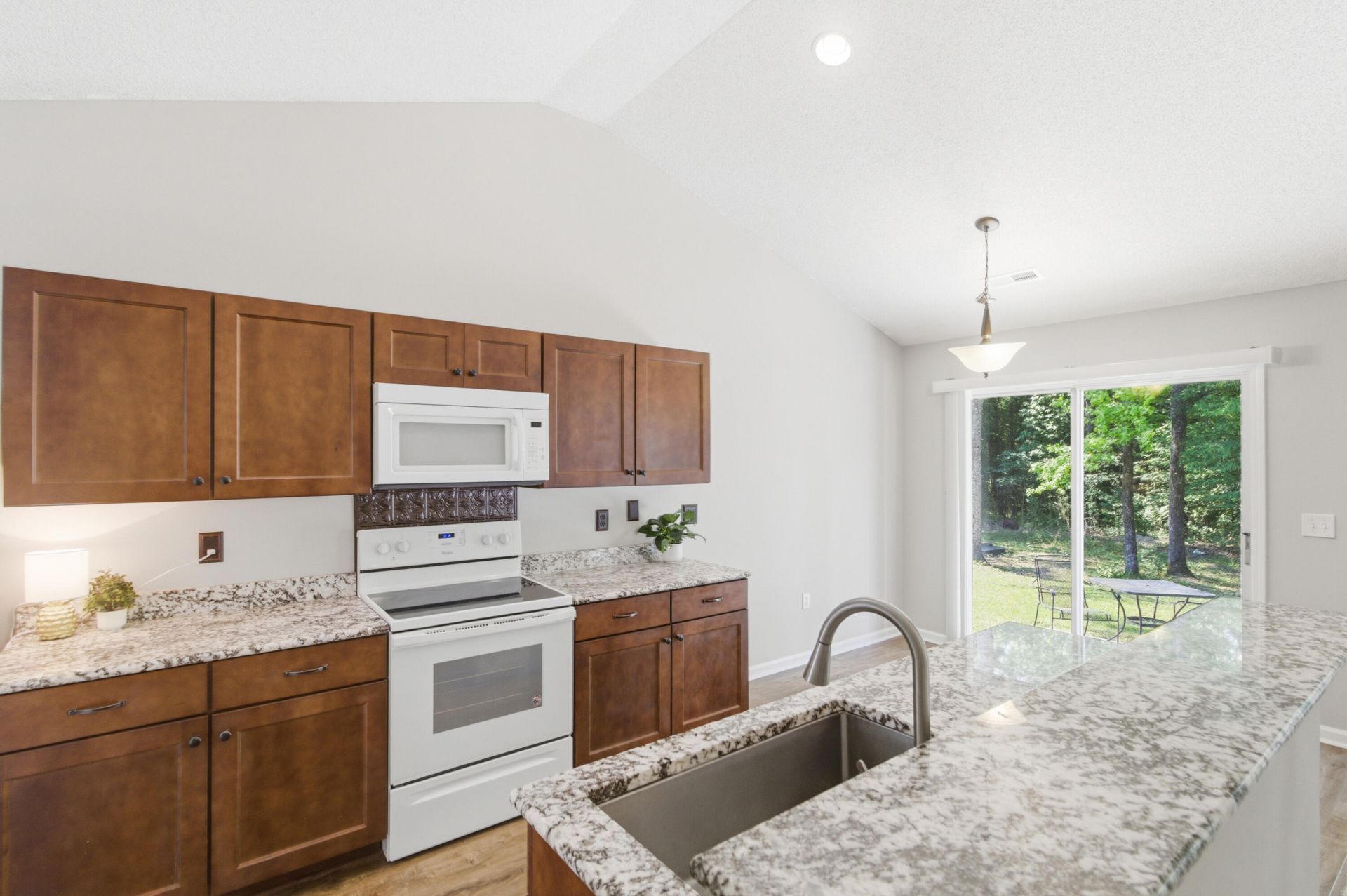 139 Old Tree Road Photo 22