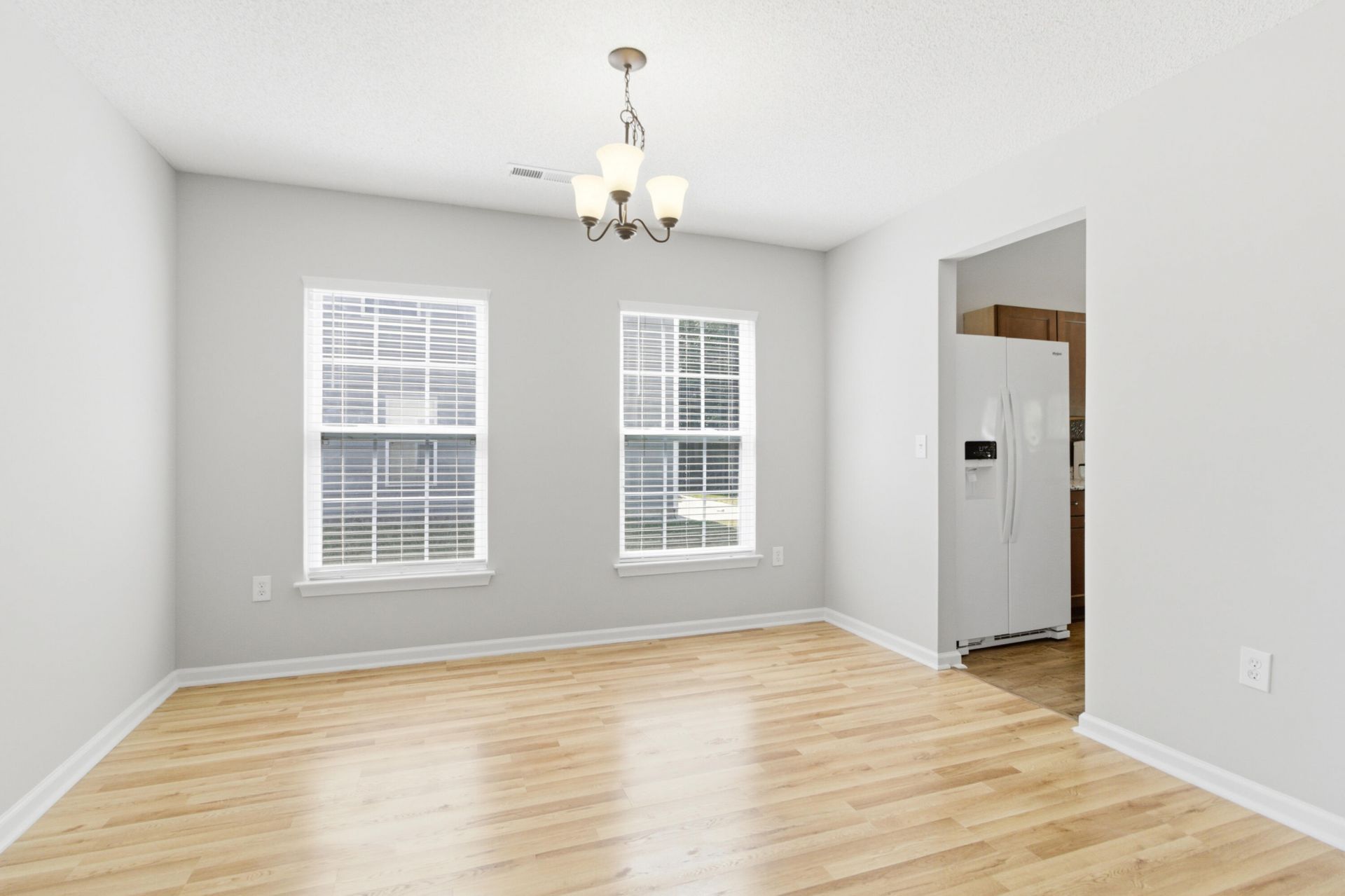 139 Old Tree Road Photo 6