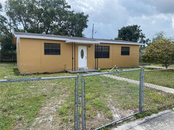 3460 NW 208th St , Miami Gardens, FL 33056