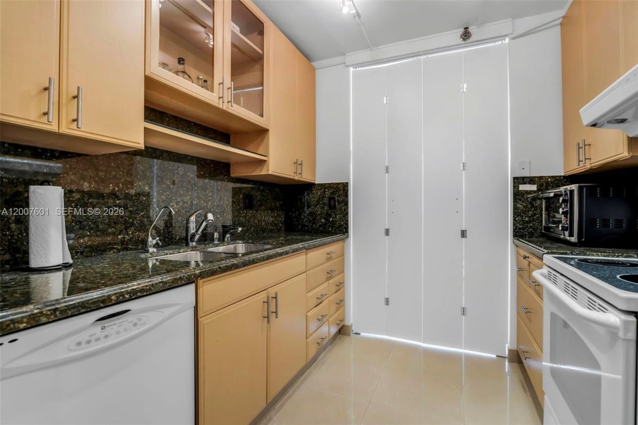 19707 Turnberry Way, Unit 22G, Aventura, FL 33180 Photo
