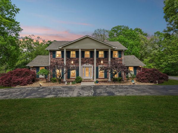 203 Dogwood Dr , Waverly, TN 37185