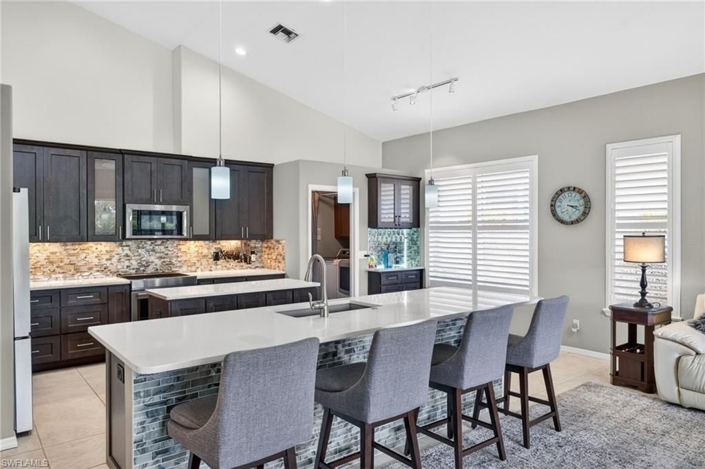 9514 Mariners Cove Ln, Fort Myers, FL 33919 Photo