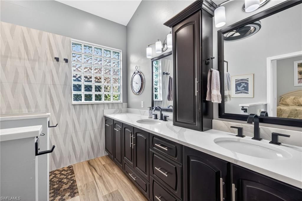 9512 Mariners Cove Ln, Fort Myers, FL 33919 Photo