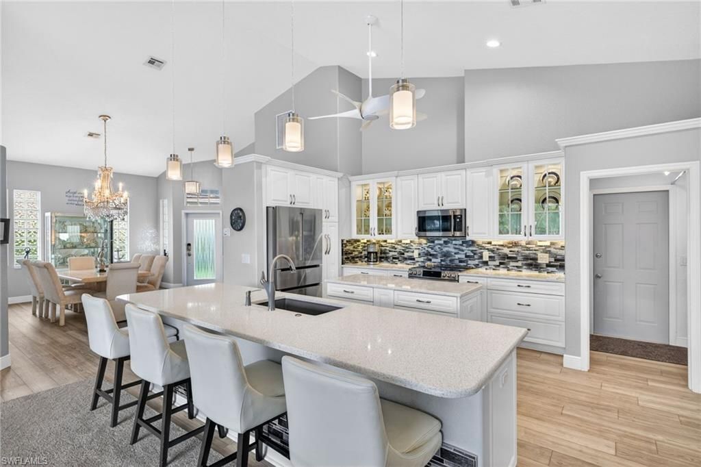 9512 Mariners Cove Ln, Fort Myers, FL 33919 Photo