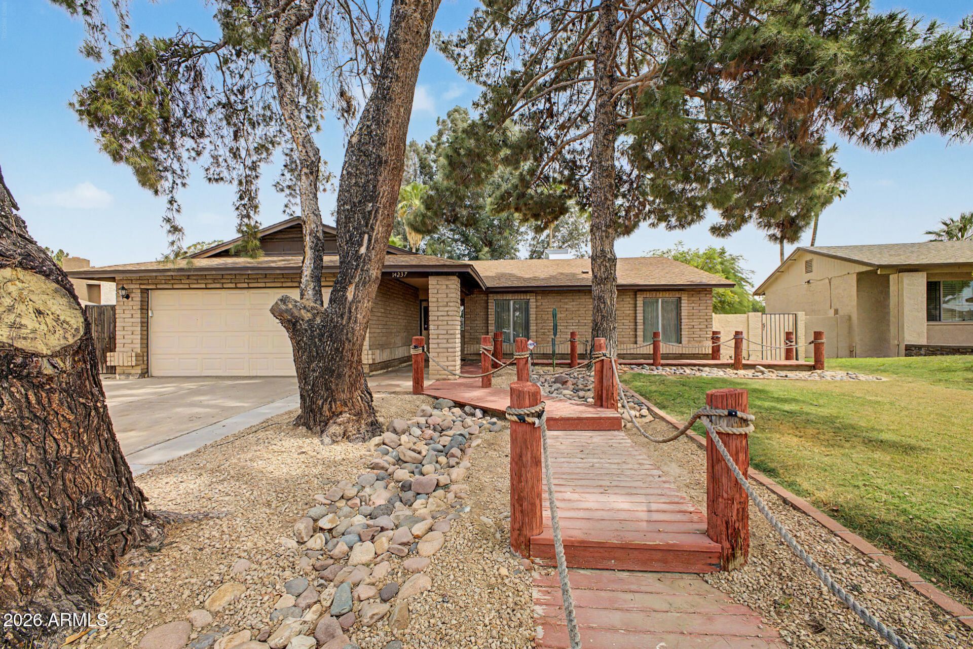 14237 N 24th Avenue, Phoenix, AZ 85023 Main Photo