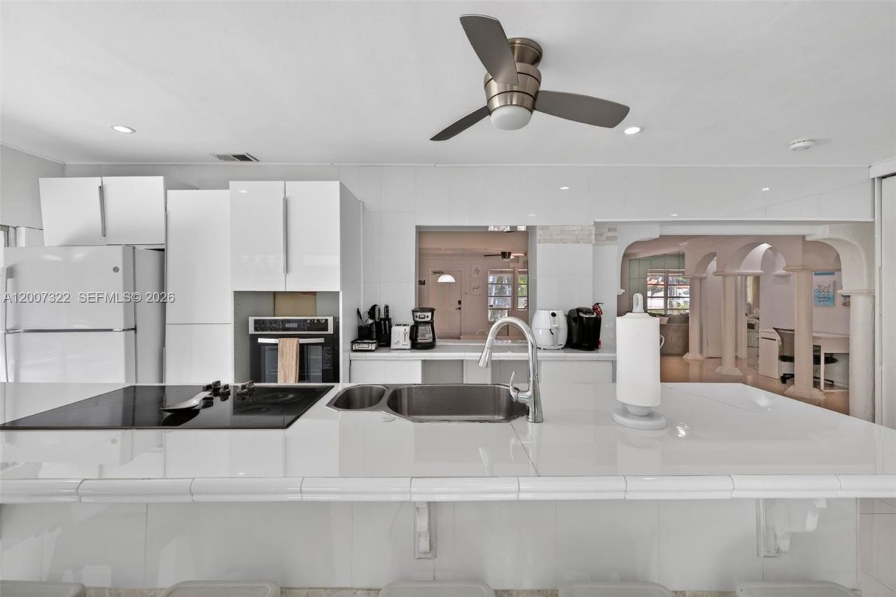 5451 NE 22nd Ave, Fort Lauderdale, FL 33308 Photo