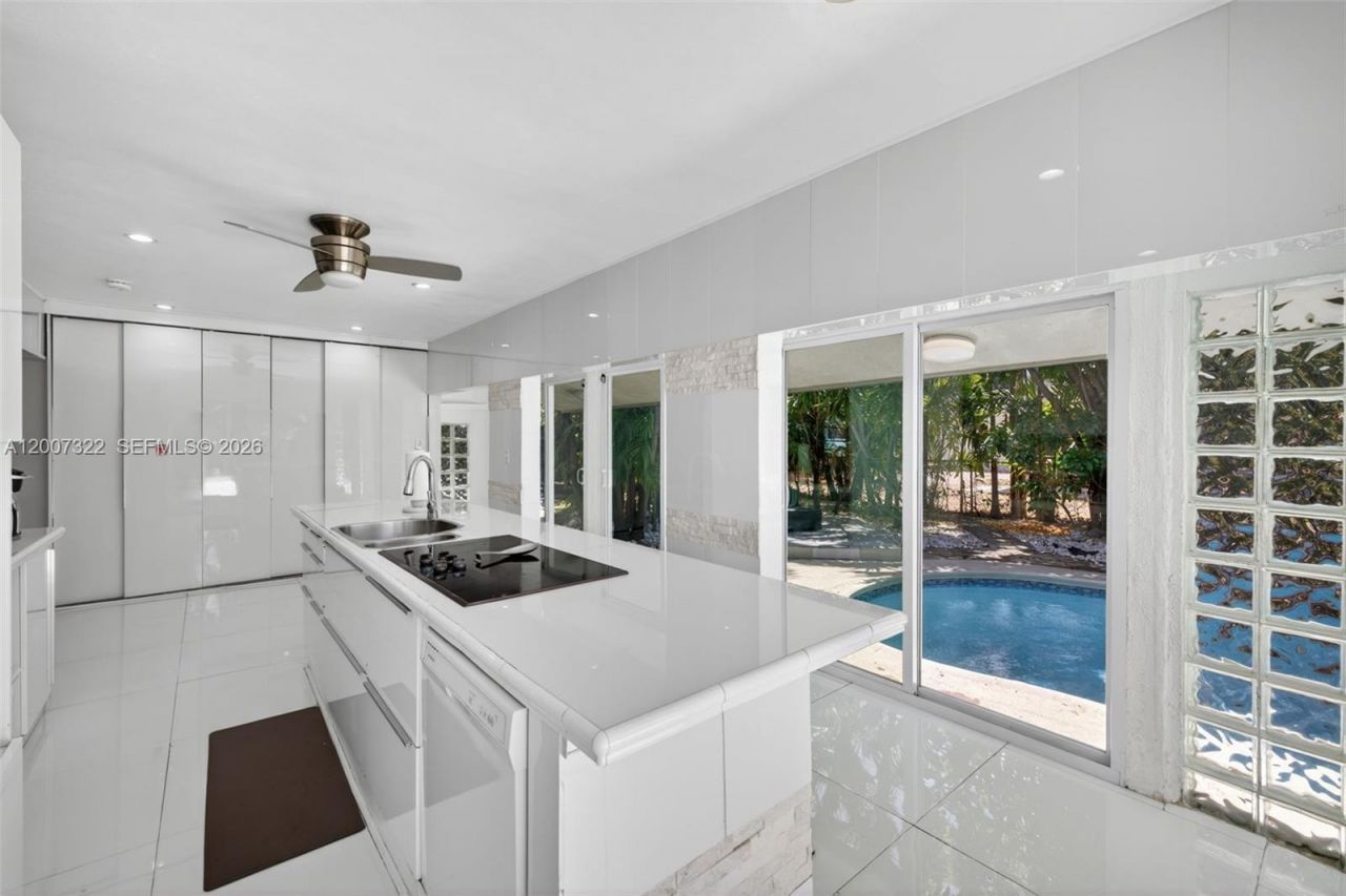 5451 NE 22nd Ave, Fort Lauderdale, FL 33308 Photo