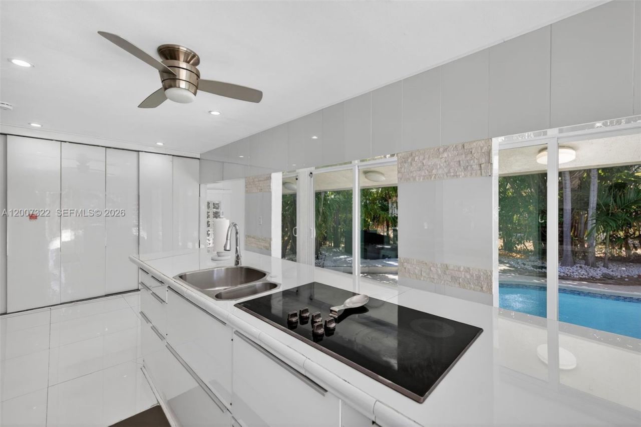 5451 NE 22nd Ave, Fort Lauderdale, FL 33308 Photo