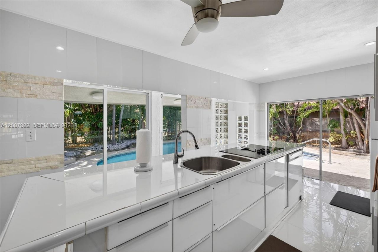 5451 NE 22nd Ave, Fort Lauderdale, FL 33308 Photo