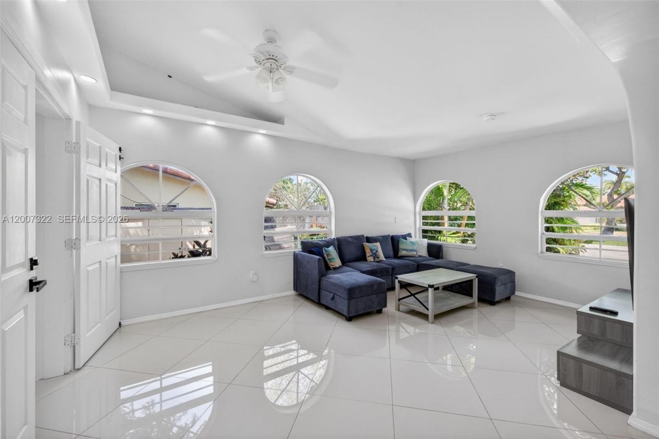 5451 NE 22nd Ave, Fort Lauderdale, FL 33308 Photo