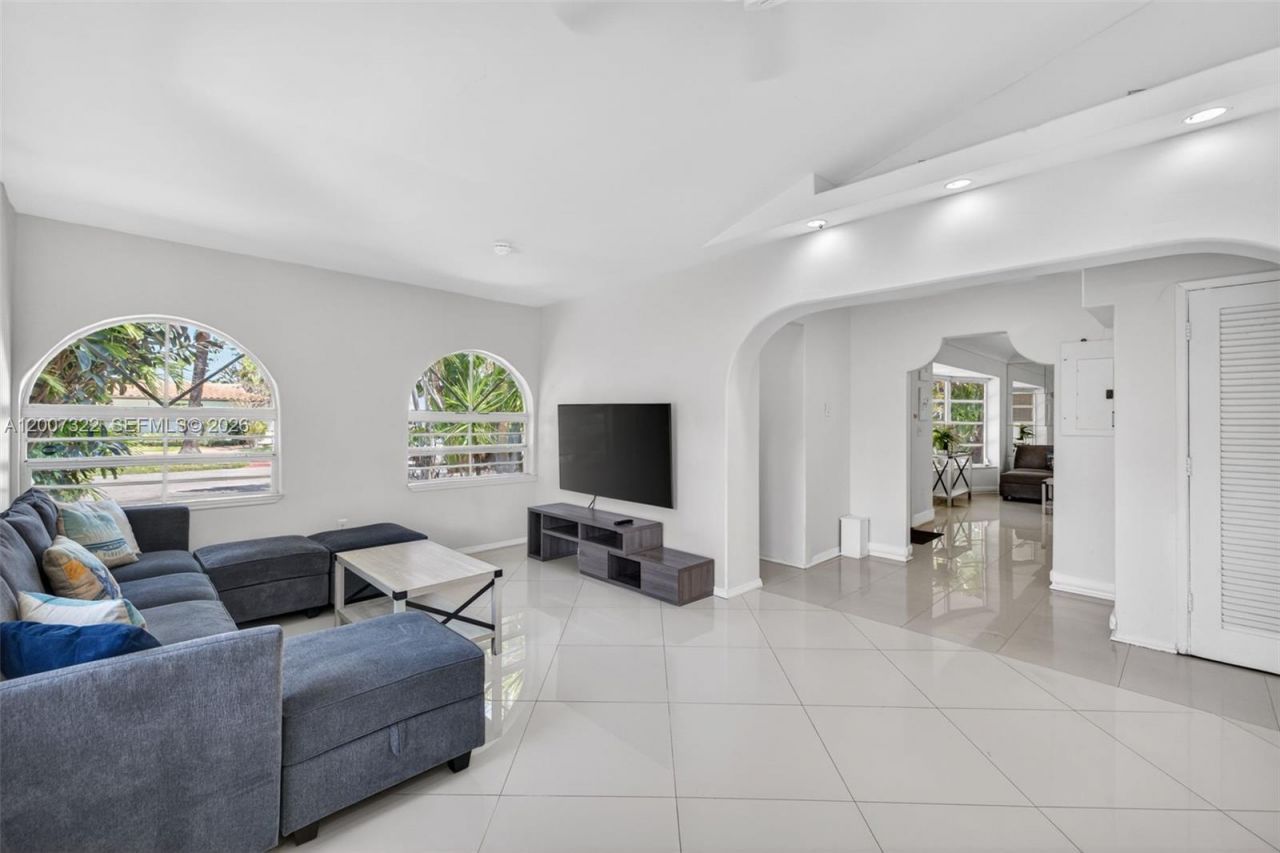 5451 NE 22nd Ave, Fort Lauderdale, FL 33308 Photo