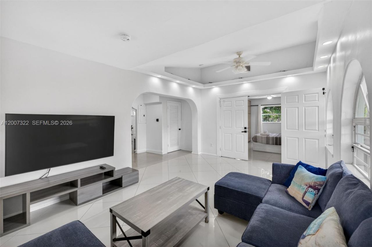 5451 NE 22nd Ave, Fort Lauderdale, FL 33308 Photo