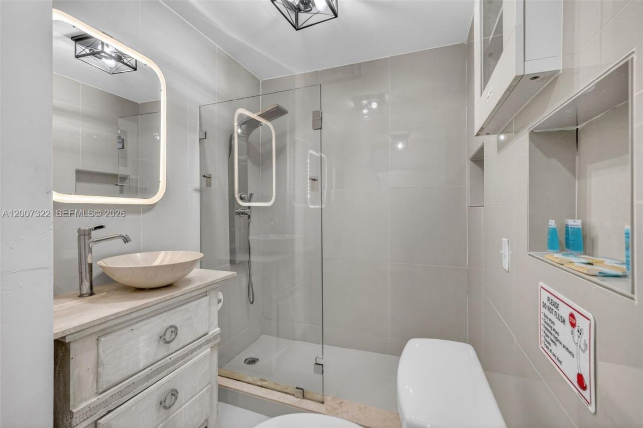 5451 NE 22nd Ave, Fort Lauderdale, FL 33308 Photo