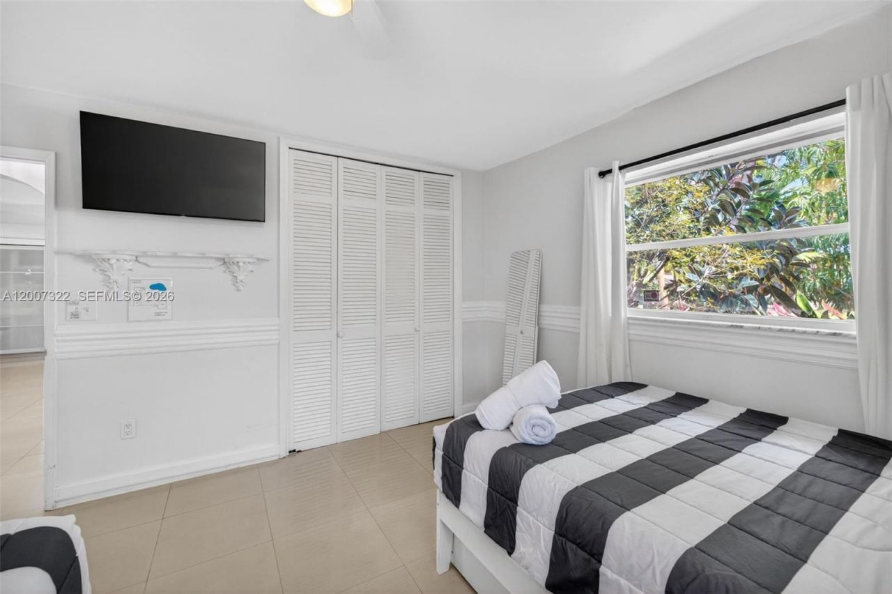 5451 NE 22nd Ave, Fort Lauderdale, FL 33308 Photo