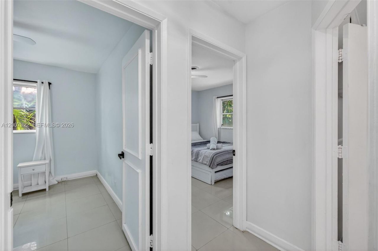5451 NE 22nd Ave, Fort Lauderdale, FL 33308 Photo