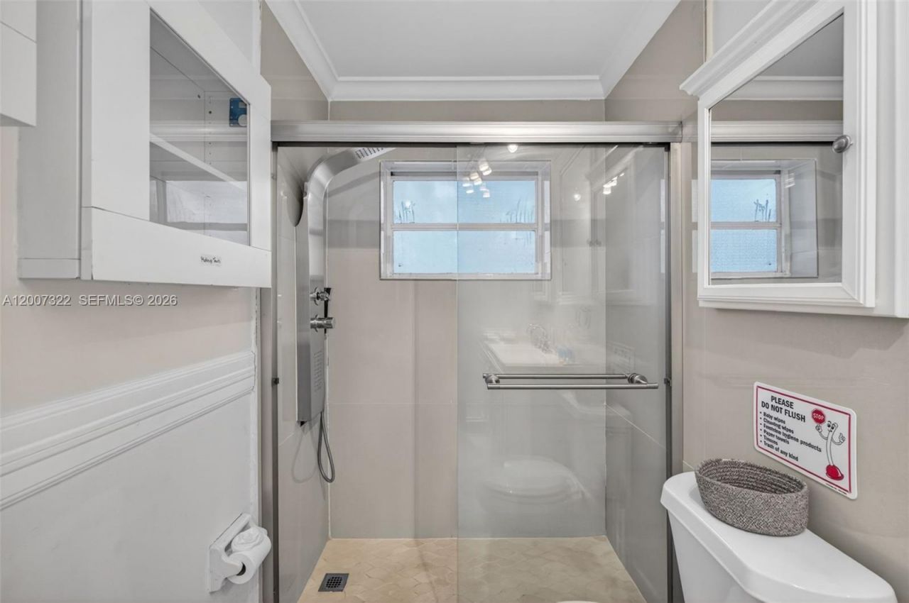 5451 NE 22nd Ave, Fort Lauderdale, FL 33308 Photo